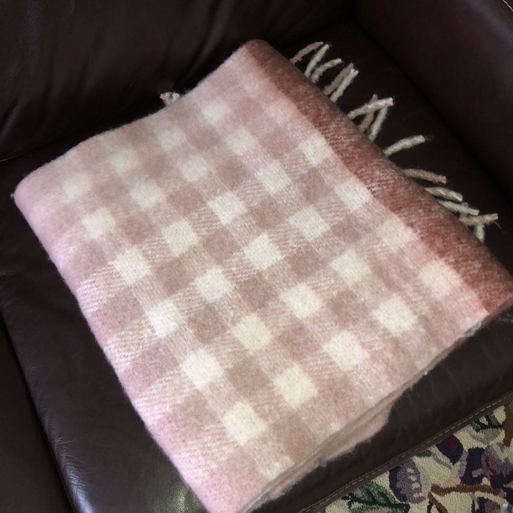 Pink blanket scarf! - Picture 1 of 3